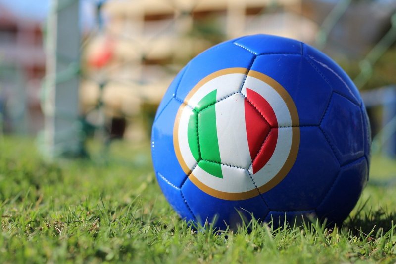 Perché in italiano si dice “calcio”